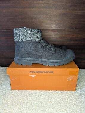 NIB Rocket Dog Joshua Pilot Ladies Shoe W9